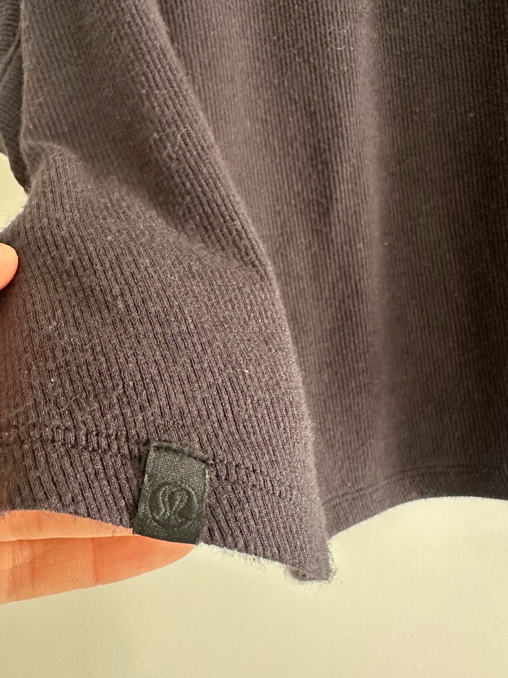 Lululemon Hold Tight Cropped Tank Top Black - Picture 8 of 9